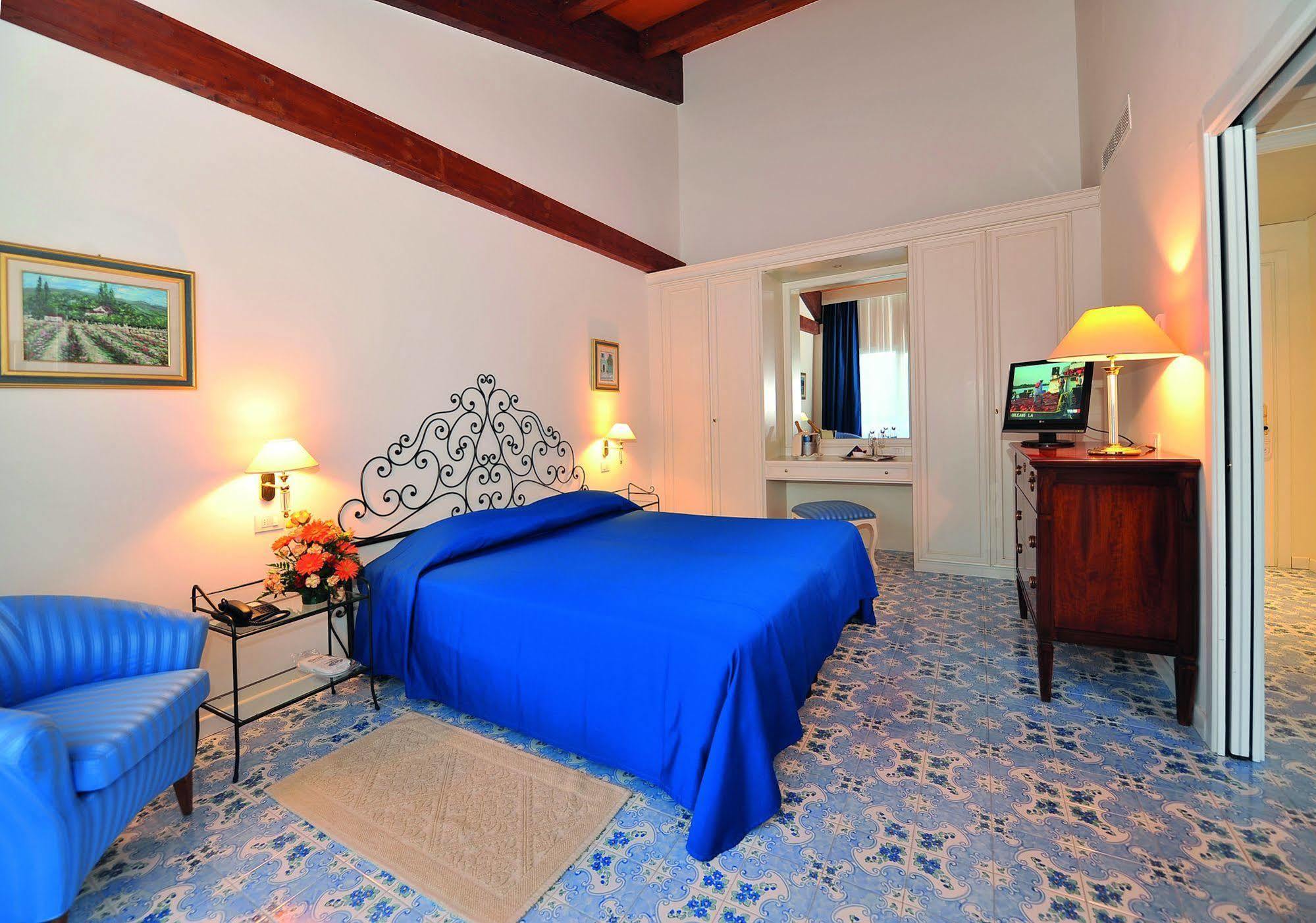 פרוצ'ו Hotel Del Golfo מראה חיצוני תמונה